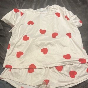SHEIN heart pajama set shorts and tee XL (12)